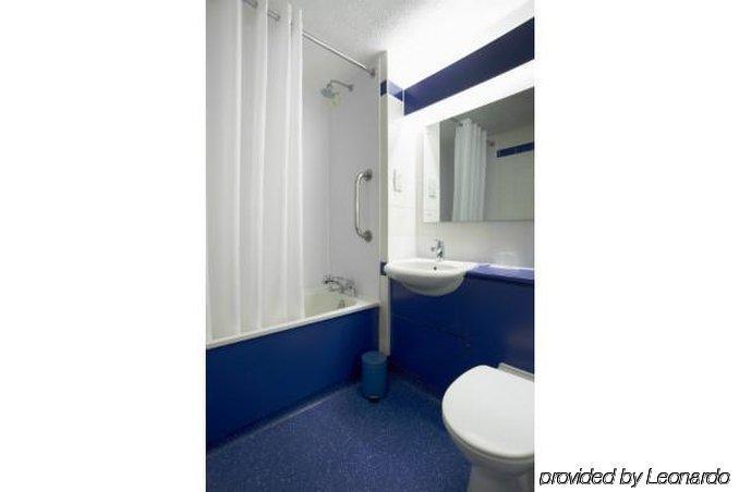 Travelodge Liverpool Central Экстерьер фото