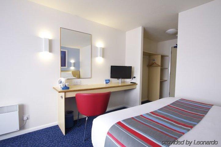 Travelodge Liverpool Central Экстерьер фото