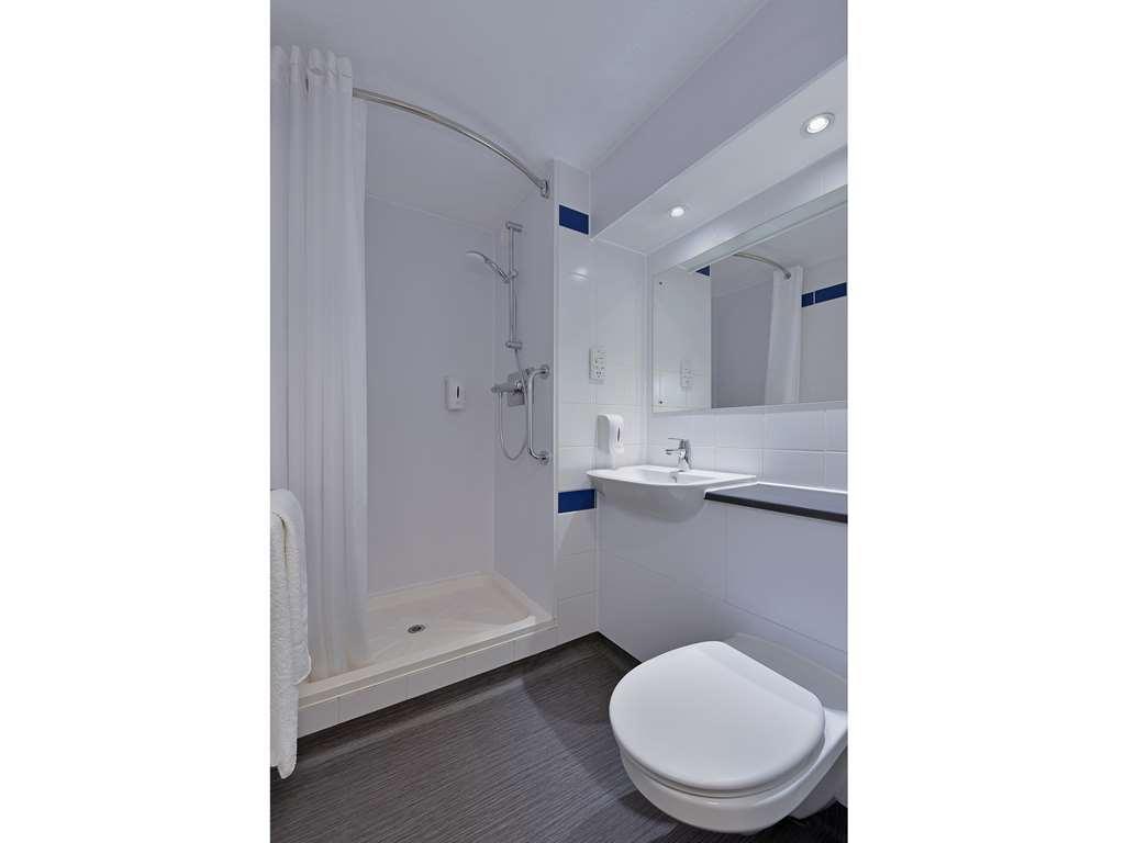 Travelodge Liverpool Central Номер фото