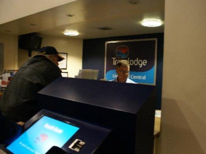 Travelodge Liverpool Central Экстерьер фото