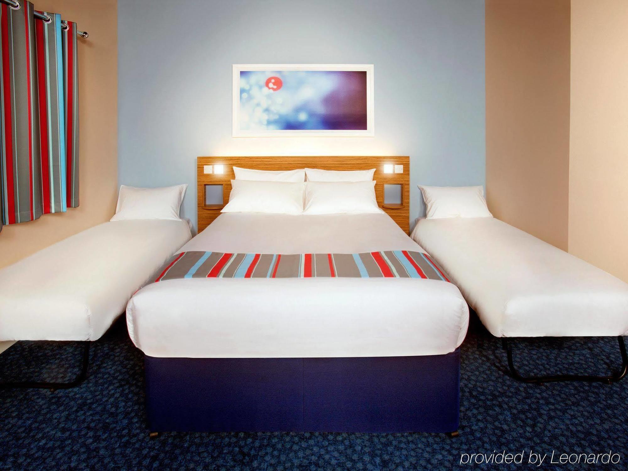 Travelodge Liverpool Central Экстерьер фото