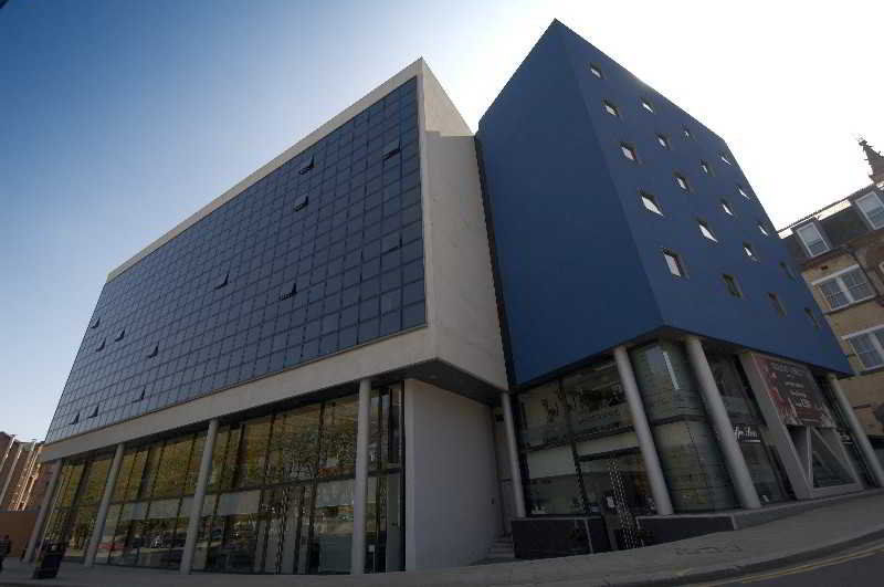Travelodge Liverpool Central Экстерьер фото