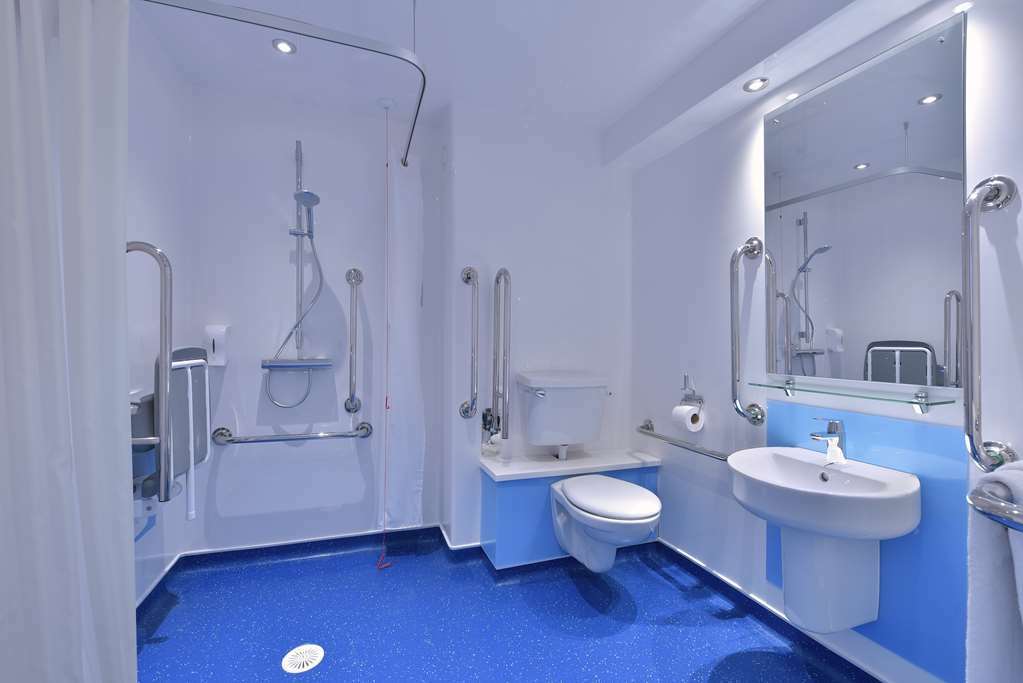 Travelodge Liverpool Central Номер фото